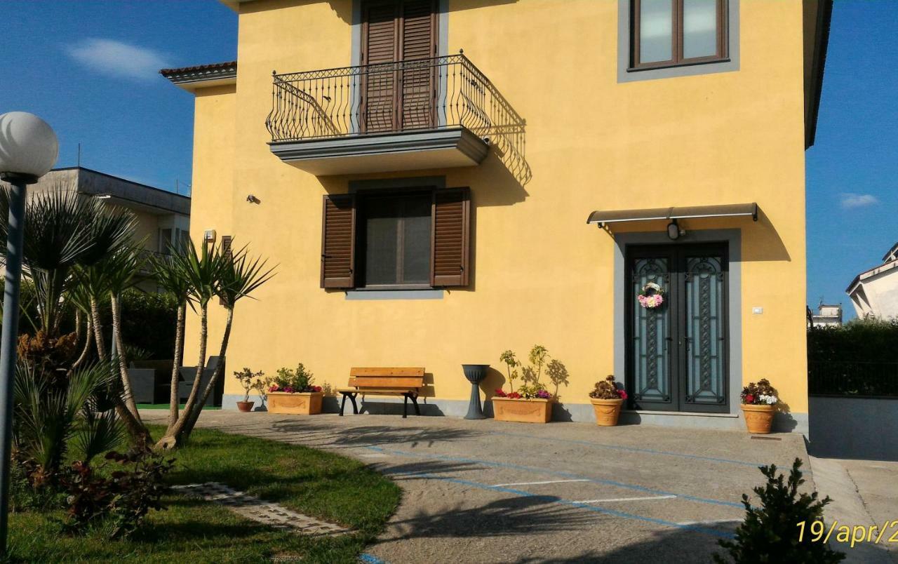 B&B Villa Rosa SantʼAntonio Abate Exteriör bild